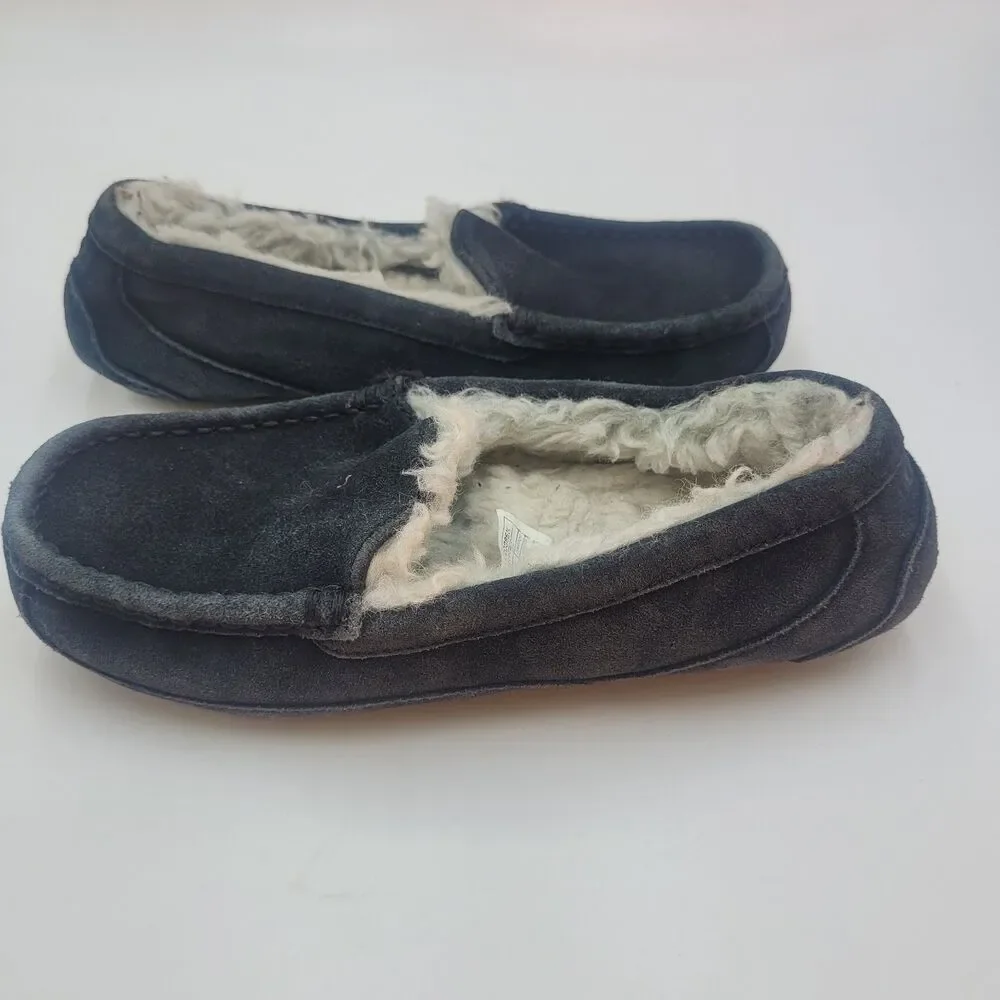UGG Kids Black Suede Leather Ascot Slippers Size 3 Sherpa Lined Loungewear Cozy